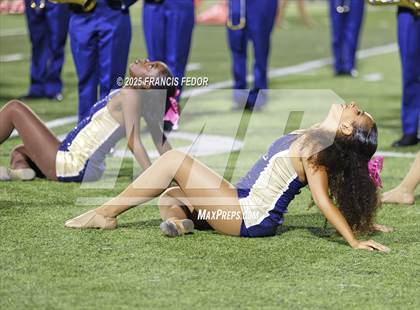 Thumbnail 2 in Alonso @ Sumner photogallery.