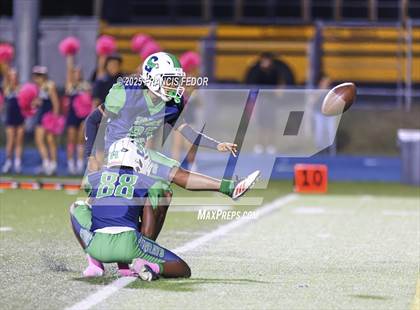 Thumbnail 1 in Alonso @ Sumner photogallery.