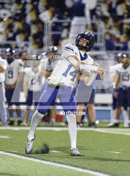 Thumbnail 3 in Alonso @ Sumner photogallery.