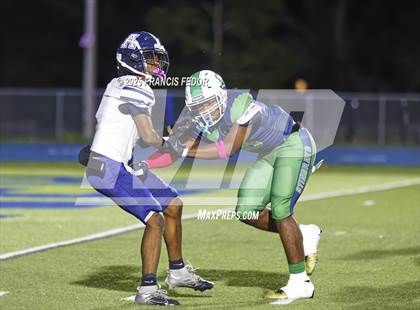 Thumbnail 1 in Alonso @ Sumner photogallery.