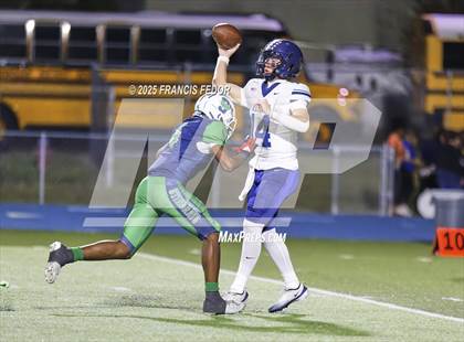 Thumbnail 2 in Alonso @ Sumner photogallery.