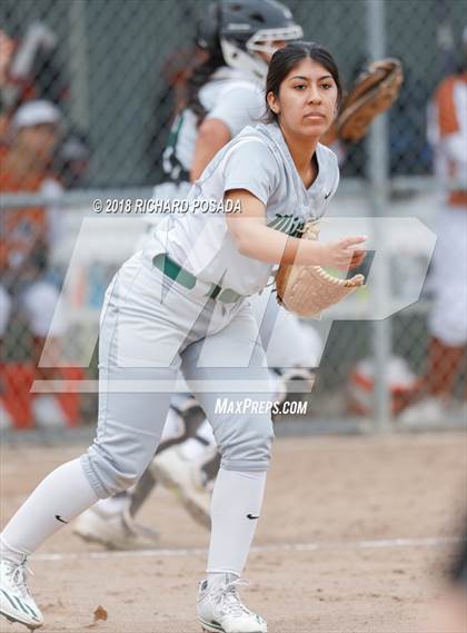 Thumbnail 2 in El Diamante vs. Selma photogallery.