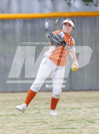 Thumbnail 3 in El Diamante vs. Selma photogallery.