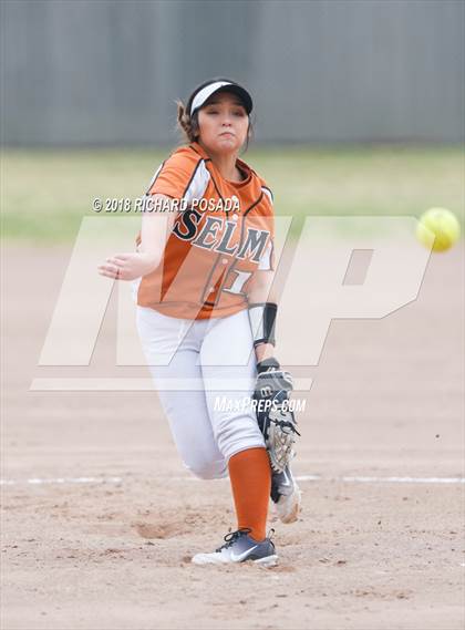 Thumbnail 3 in El Diamante vs. Selma photogallery.