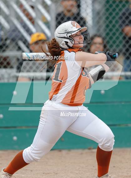 Thumbnail 1 in El Diamante vs. Selma photogallery.
