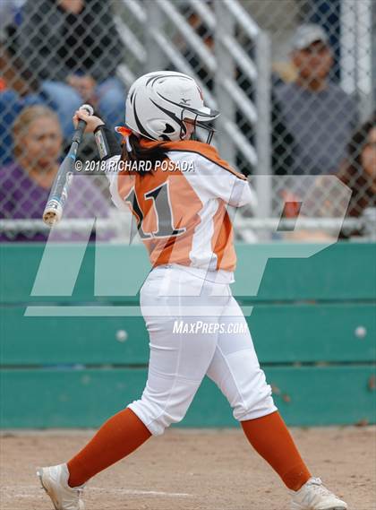 Thumbnail 2 in El Diamante vs. Selma photogallery.