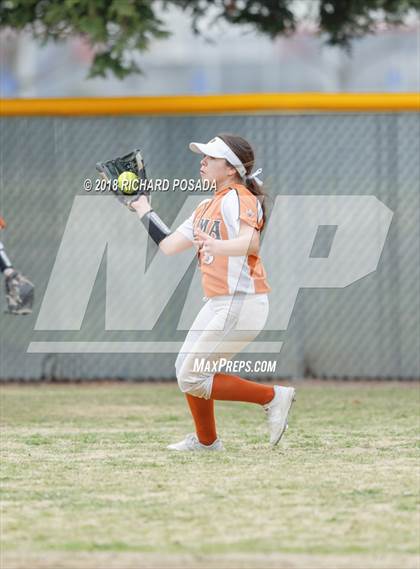 Thumbnail 1 in El Diamante vs. Selma photogallery.