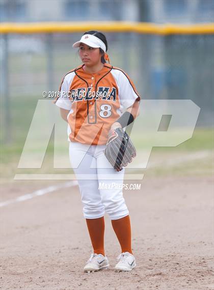 Thumbnail 1 in El Diamante vs. Selma photogallery.