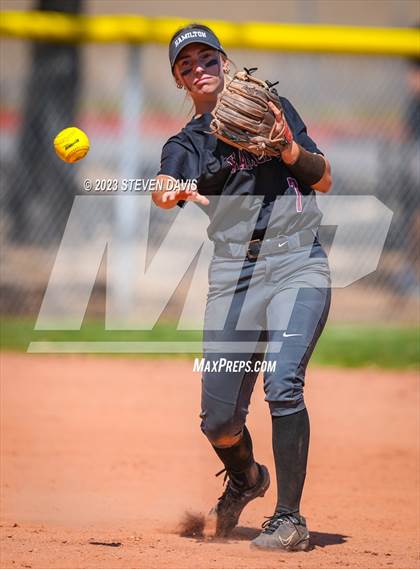 Thumbnail 2 in Highland vs. Hamilton photogallery.
