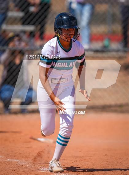 Thumbnail 2 in Highland vs. Hamilton photogallery.