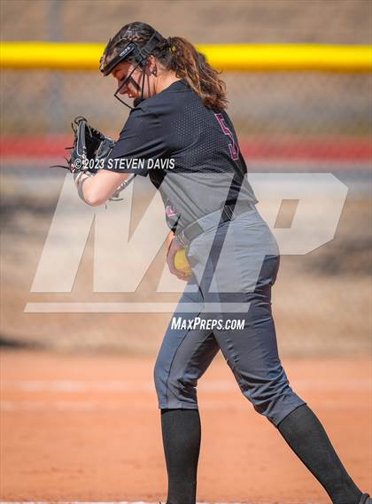Thumbnail 2 in Highland vs. Hamilton photogallery.