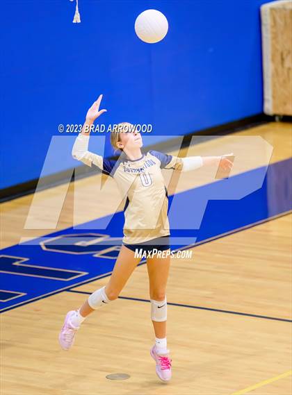 Thumbnail 1 in Cuthbertson @ Lake Norman photogallery.