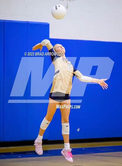 Thumbnail 1 in Cuthbertson @ Lake Norman photogallery.