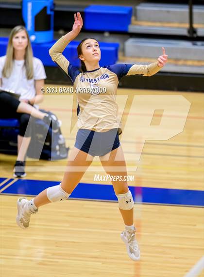 Thumbnail 3 in Cuthbertson @ Lake Norman photogallery.