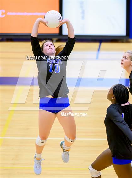 Thumbnail 3 in Cuthbertson @ Lake Norman photogallery.