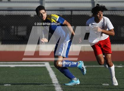 Thumbnail 1 in Fullerton @ Valencia photogallery.