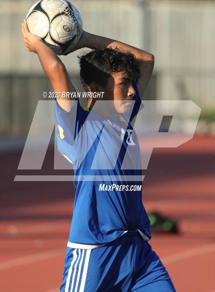 Thumbnail 1 in Fullerton @ Valencia photogallery.