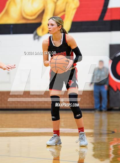 Thumbnail 2 in Nocona vs. Anson (UIL 2A Region II Bi-District Championship) photogallery.