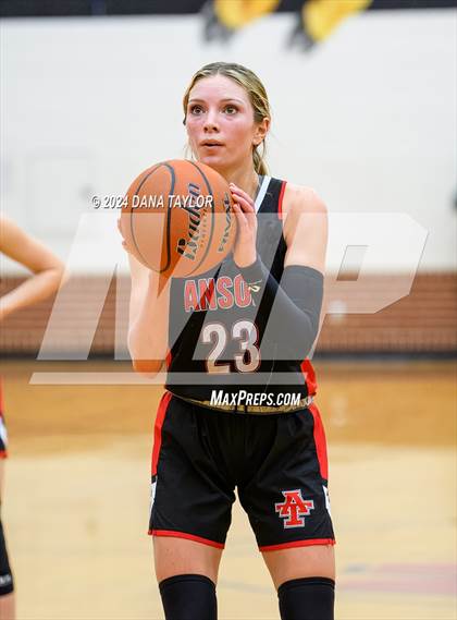 Thumbnail 3 in Nocona vs. Anson (UIL 2A Region II Bi-District Championship) photogallery.