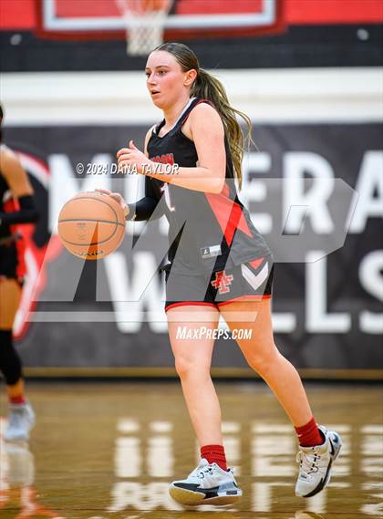 Thumbnail 2 in Nocona vs. Anson (UIL 2A Region II Bi-District Championship) photogallery.