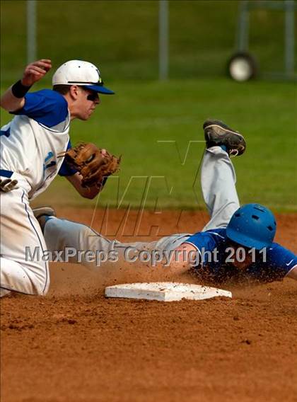 Thumbnail 2 in Newport Central Catholic vs Highlands (36th District Tournament) photogallery.