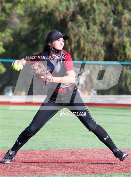 Thumbnail 1 in Oaks Christian vs. El Camino Real photogallery.