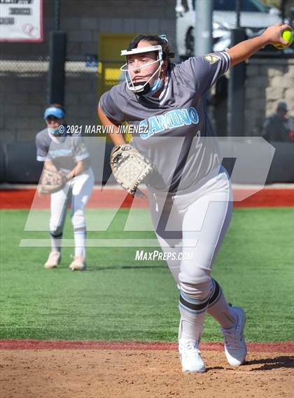 Thumbnail 2 in Oaks Christian vs. El Camino Real photogallery.