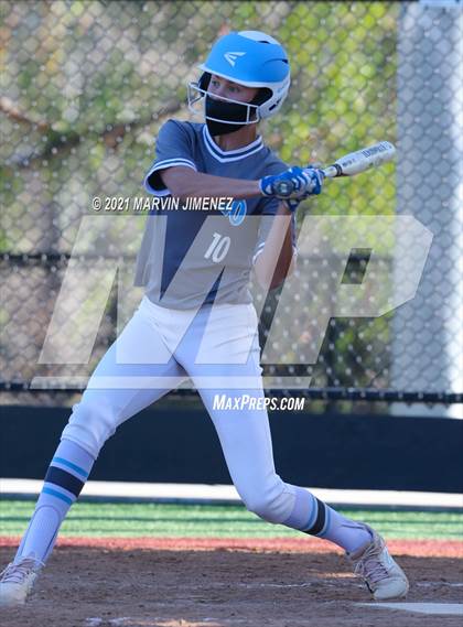Thumbnail 1 in Oaks Christian vs. El Camino Real photogallery.