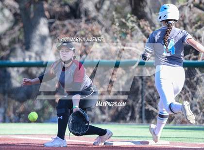 Thumbnail 2 in Oaks Christian vs. El Camino Real photogallery.