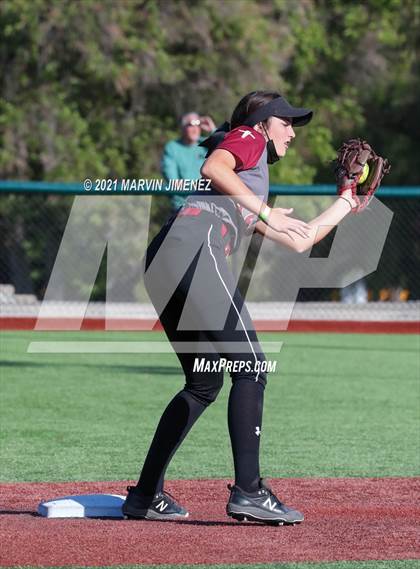 Thumbnail 3 in Oaks Christian vs. El Camino Real photogallery.