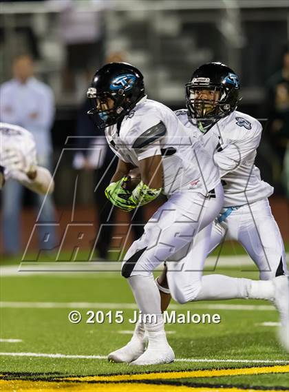 Thumbnail 3 in Hercules @ Moreau Catholic (CIF-NCS D4 Playoffs) photogallery.