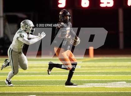 Thumbnail 1 in De La Salle vs. Pittsburg (CIF NCS Open Final) photogallery.