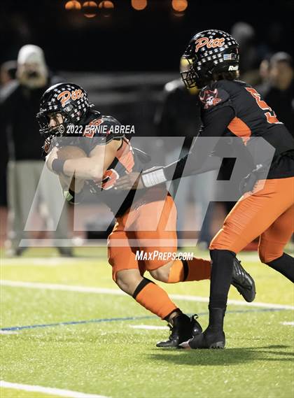 Thumbnail 3 in De La Salle vs. Pittsburg (CIF NCS Open Final) photogallery.