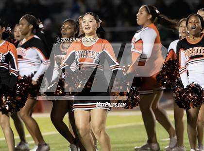 Thumbnail 2 in De La Salle vs. Pittsburg (CIF NCS Open Final) photogallery.