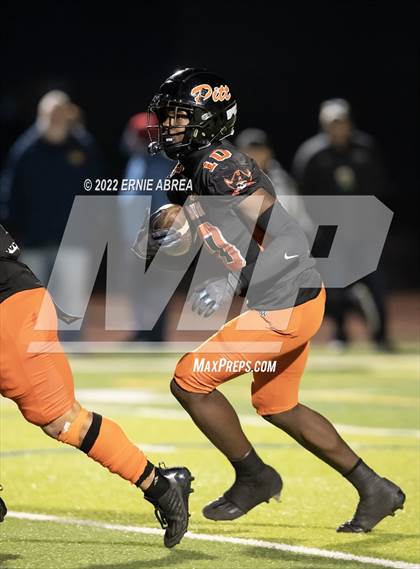 Thumbnail 1 in De La Salle vs. Pittsburg (CIF NCS Open Final) photogallery.