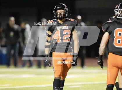 Thumbnail 3 in De La Salle vs. Pittsburg (CIF NCS Open Final) photogallery.