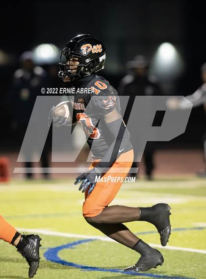 Thumbnail 3 in De La Salle vs. Pittsburg (CIF NCS Open Final) photogallery.