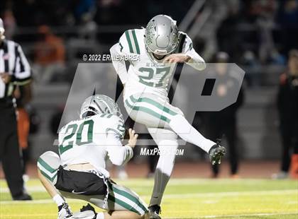 Thumbnail 1 in De La Salle vs. Pittsburg (CIF NCS Open Final) photogallery.