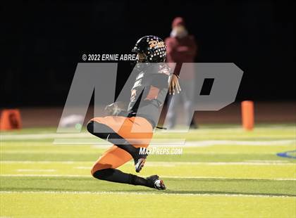 Thumbnail 1 in De La Salle vs. Pittsburg (CIF NCS Open Final) photogallery.
