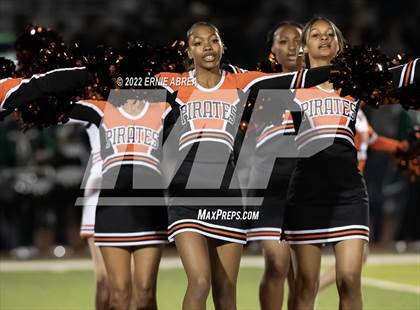 Thumbnail 3 in De La Salle vs. Pittsburg (CIF NCS Open Final) photogallery.