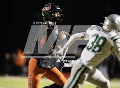 Thumbnail 1 in De La Salle vs. Pittsburg (CIF NCS Open Final) photogallery.