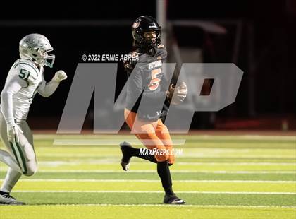 Thumbnail 3 in De La Salle vs. Pittsburg (CIF NCS Open Final) photogallery.