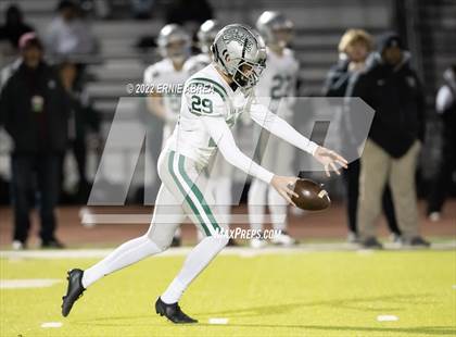 Thumbnail 3 in De La Salle vs. Pittsburg (CIF NCS Open Final) photogallery.