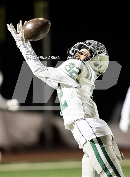 Thumbnail 3 in De La Salle vs. Pittsburg (CIF NCS Open Final) photogallery.