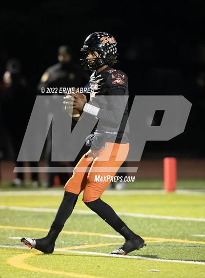 Thumbnail 1 in De La Salle vs. Pittsburg (CIF NCS Open Final) photogallery.