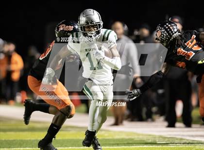Thumbnail 2 in De La Salle vs. Pittsburg (CIF NCS Open Final) photogallery.