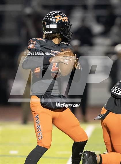 Thumbnail 2 in De La Salle vs. Pittsburg (CIF NCS Open Final) photogallery.