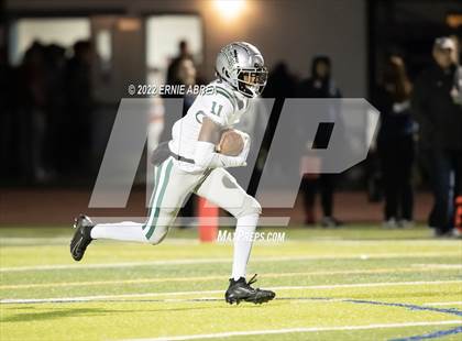 Thumbnail 1 in De La Salle vs. Pittsburg (CIF NCS Open Final) photogallery.
