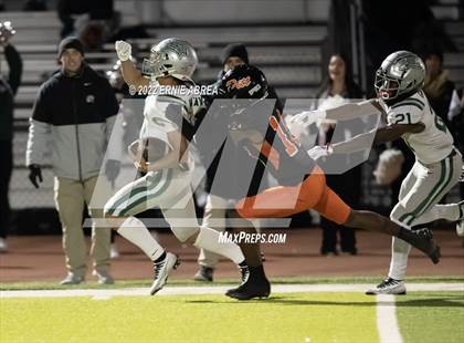 Thumbnail 1 in De La Salle vs. Pittsburg (CIF NCS Open Final) photogallery.