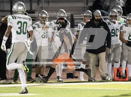 Thumbnail 3 in De La Salle vs. Pittsburg (CIF NCS Open Final) photogallery.